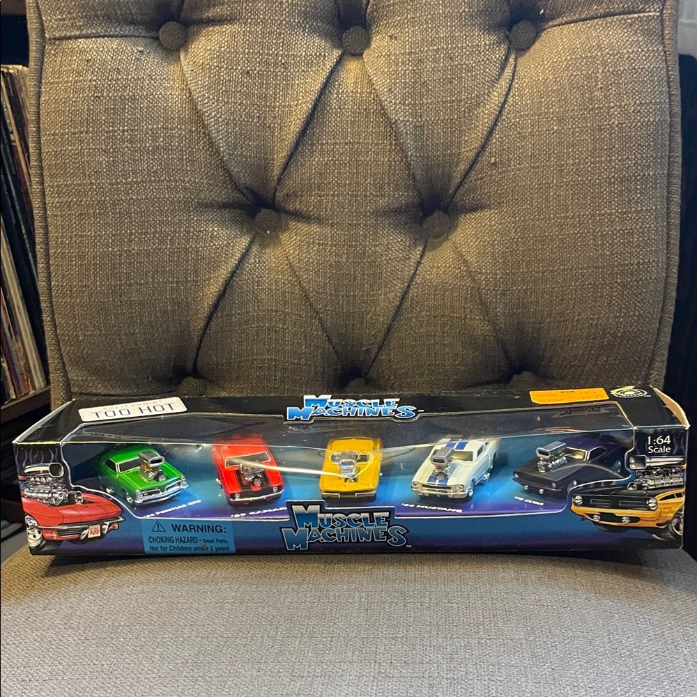 NWT Muscle Machines Die-Cast Toy Car Set -Too Hot